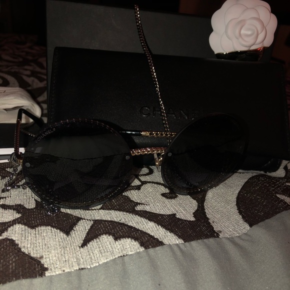 Chanel shades with chain! - Picture 8 of 8